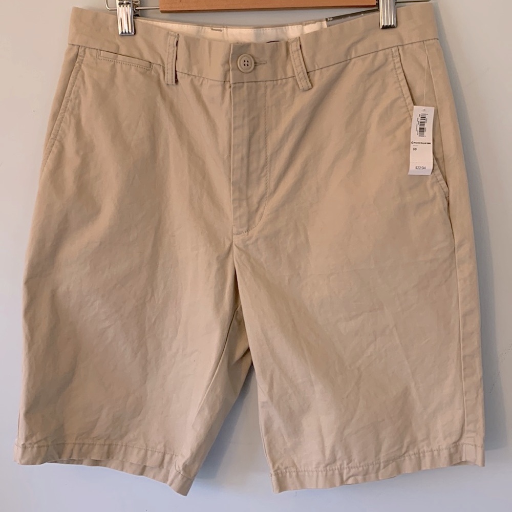 NWT Old Navy Khaki Shorts 30
